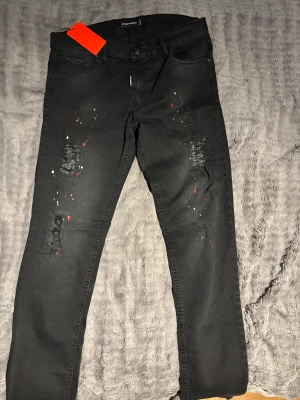 Jeans - Helt nya, sitter tajt