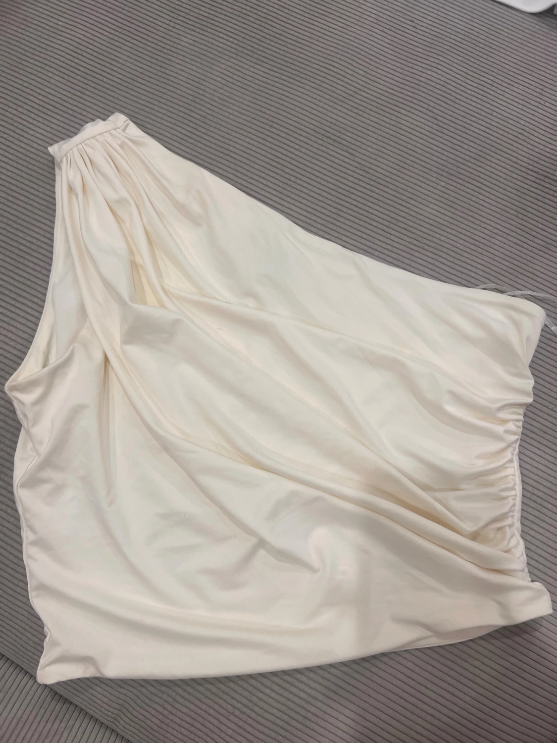 Vit oneshoulder topp från H&M - 5