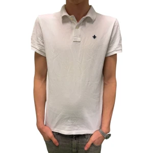 Morris Piké - Hej! Säljer denna väldigt populära och snygga Morris Piké | Storlek: S, men passar även M | Skicket är mycket bra | Modellen är 185 och väger 65kg | Pris kan diskuteras! | Hör av dig vid intresse eller minsta fundering!