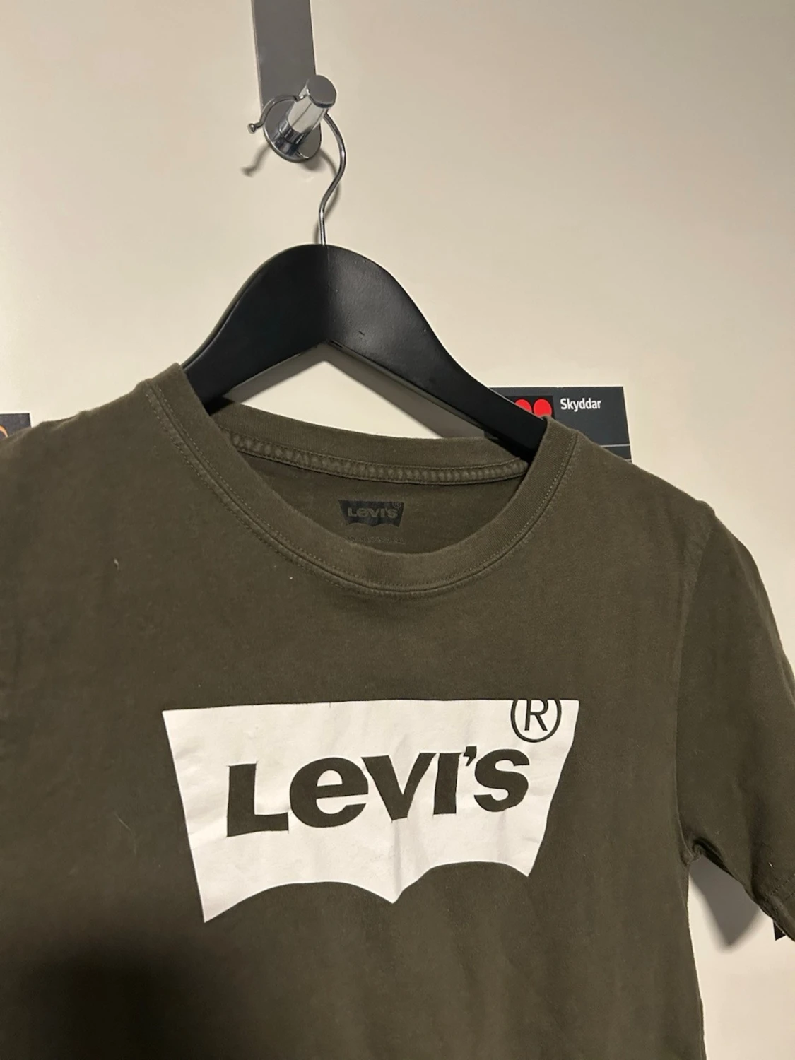 Olivgrön Levi's t-shirt med logga - 1