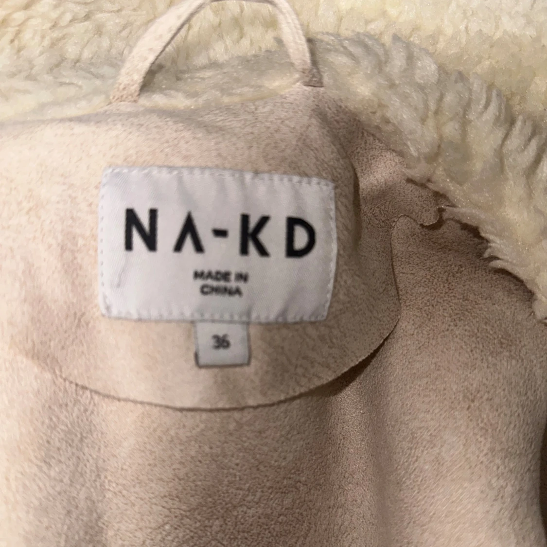 Beige teddyjacka med stora slag - 4