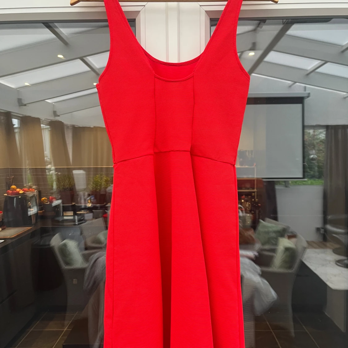 Röd kortklänning - 1