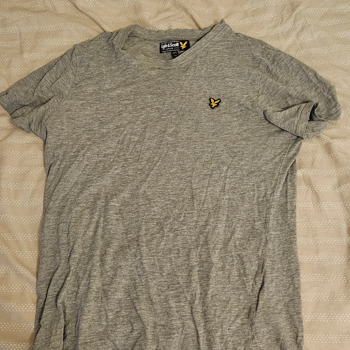 Grå t-shirt från Lyle & Scott
