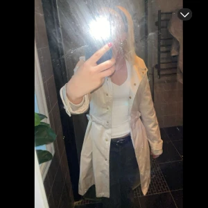 Kappa - Säljer nu min kappa från Vila i storlek S som aldrig kommit till användning. 