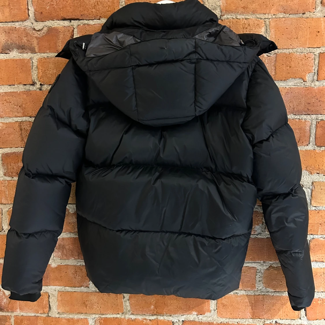 Svart dunjacka från Snoot Stockholm - 1