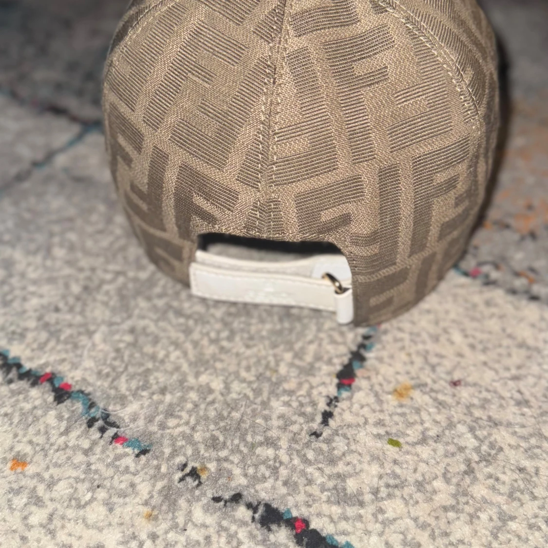 Beige Fendi keps  - 2