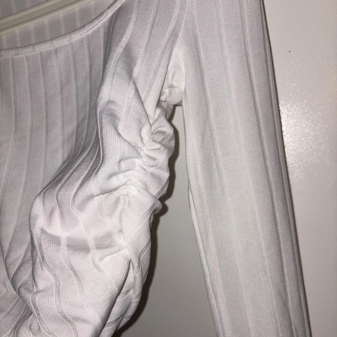 Vit ribbad långärmad topp - 2