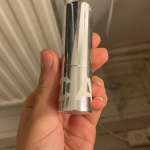 CAIA BB-Stick 50W foundation - Caias BB-stick foundation i färg 50W använd ett antal gånger som visas på sista bilden