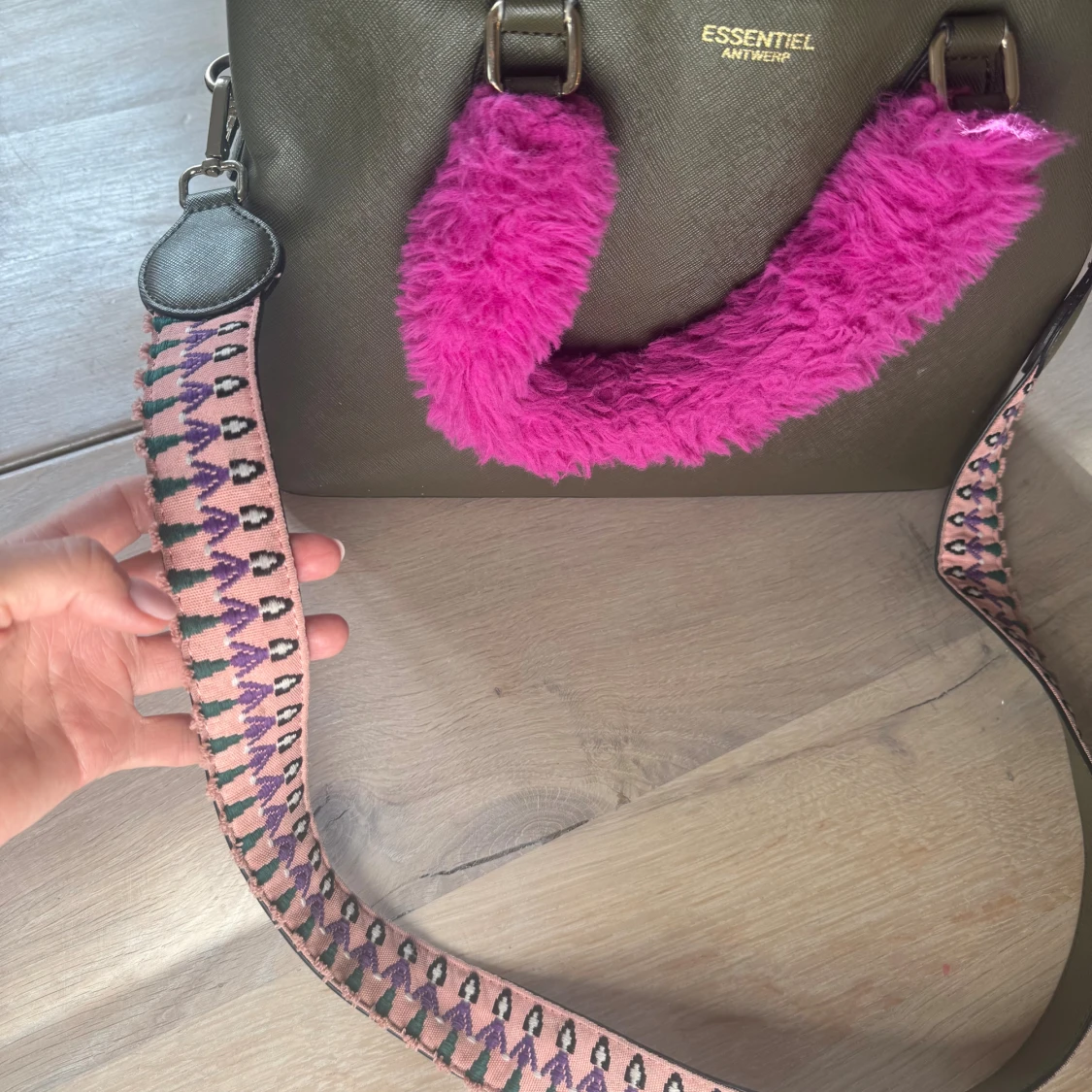 Grön handväska från Essentiel Antwerp - 3