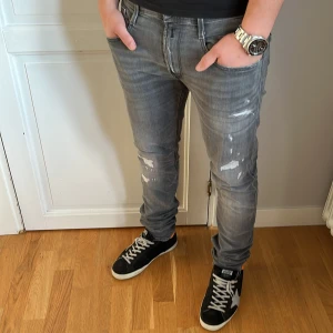 Replay anbass jeans  - Replay Jeans | skick 9/10 | Storlek 33/32 | Pris - 649kr | Modellen är ca 178cm lång | Hör av dig vid minsta fråga eller fundering!!