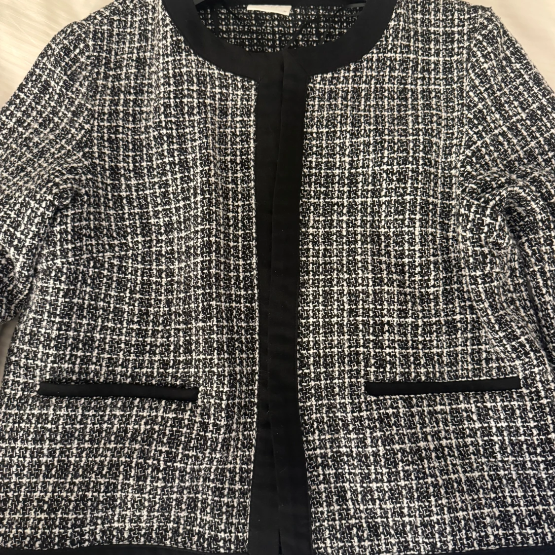 Rutig kavaj från Vila, svartvit, stl 38