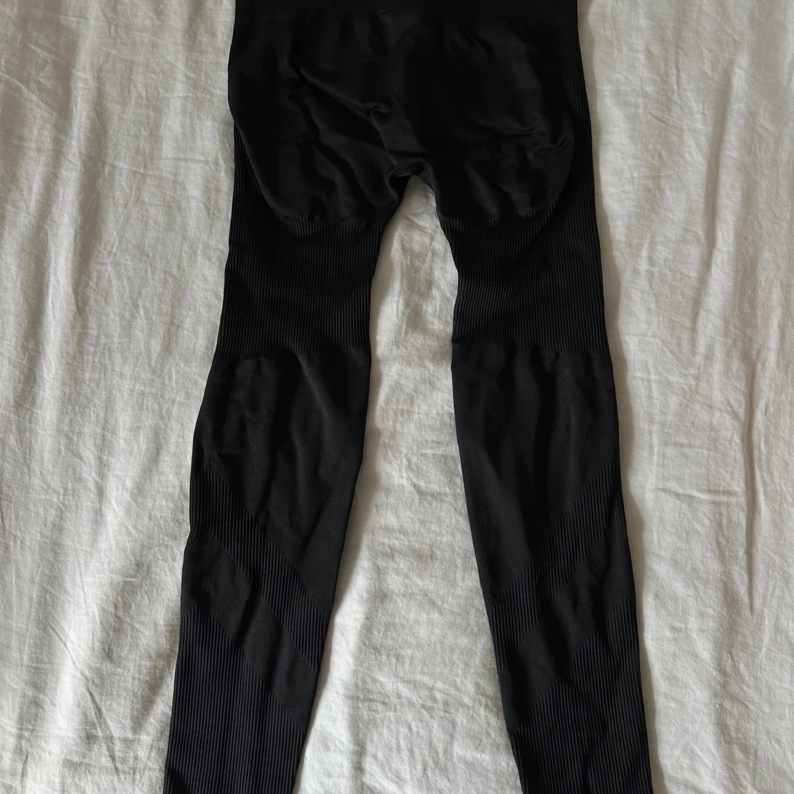 Svarta seamless leggings från Thrivin