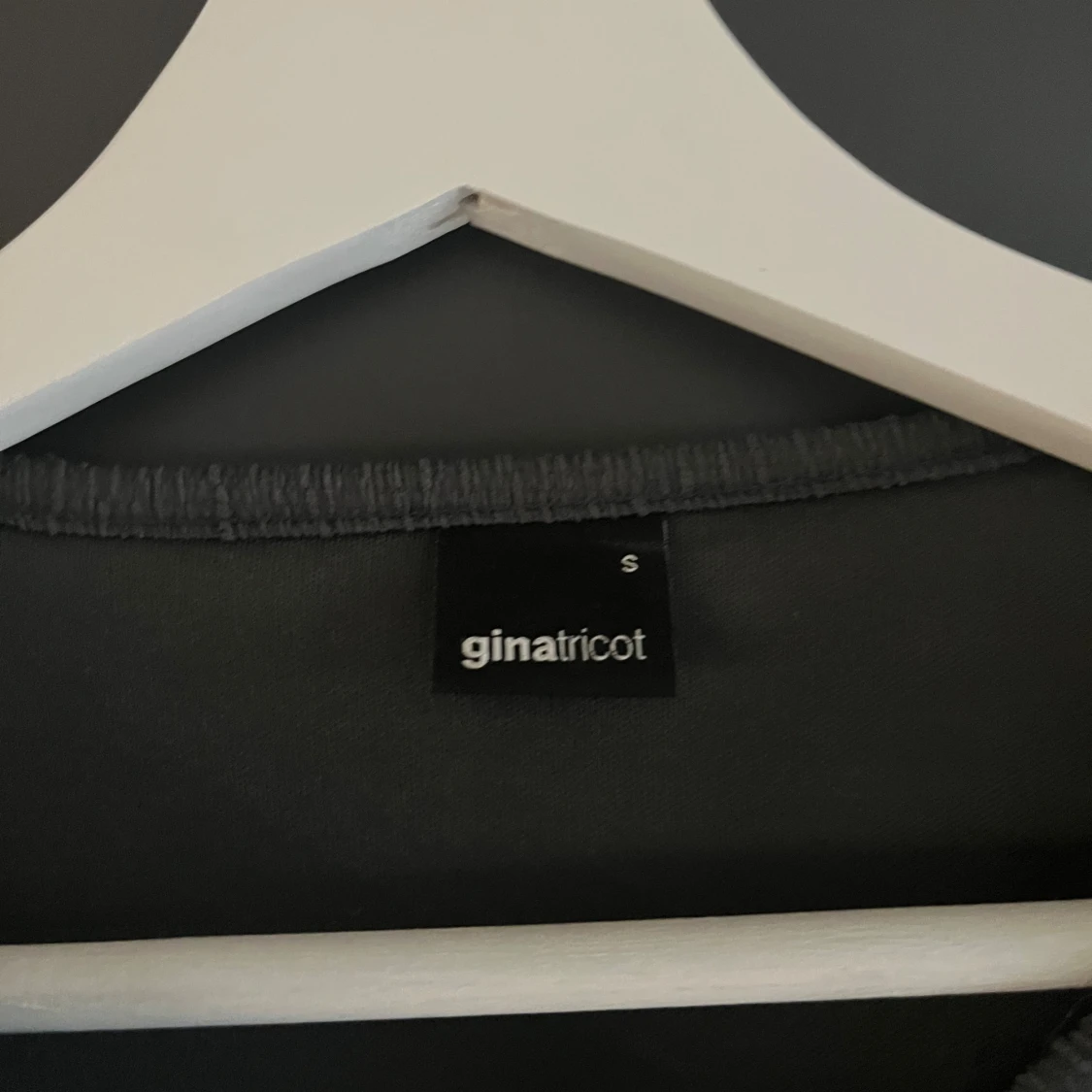 Quiltad grå jacka från Gina Tricot - 1