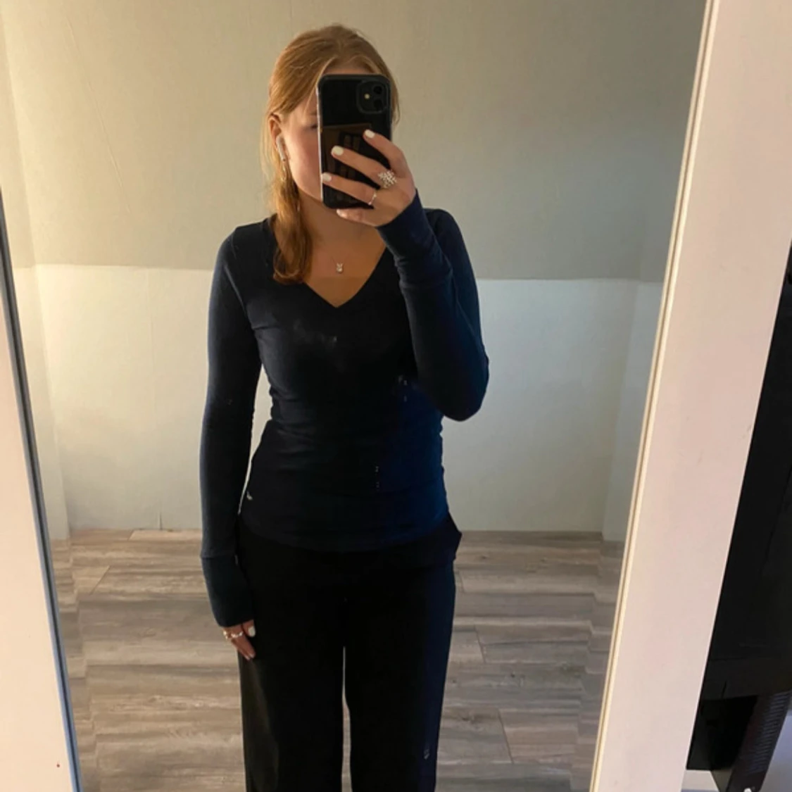 Mörkblå långärmad tröja Hollister