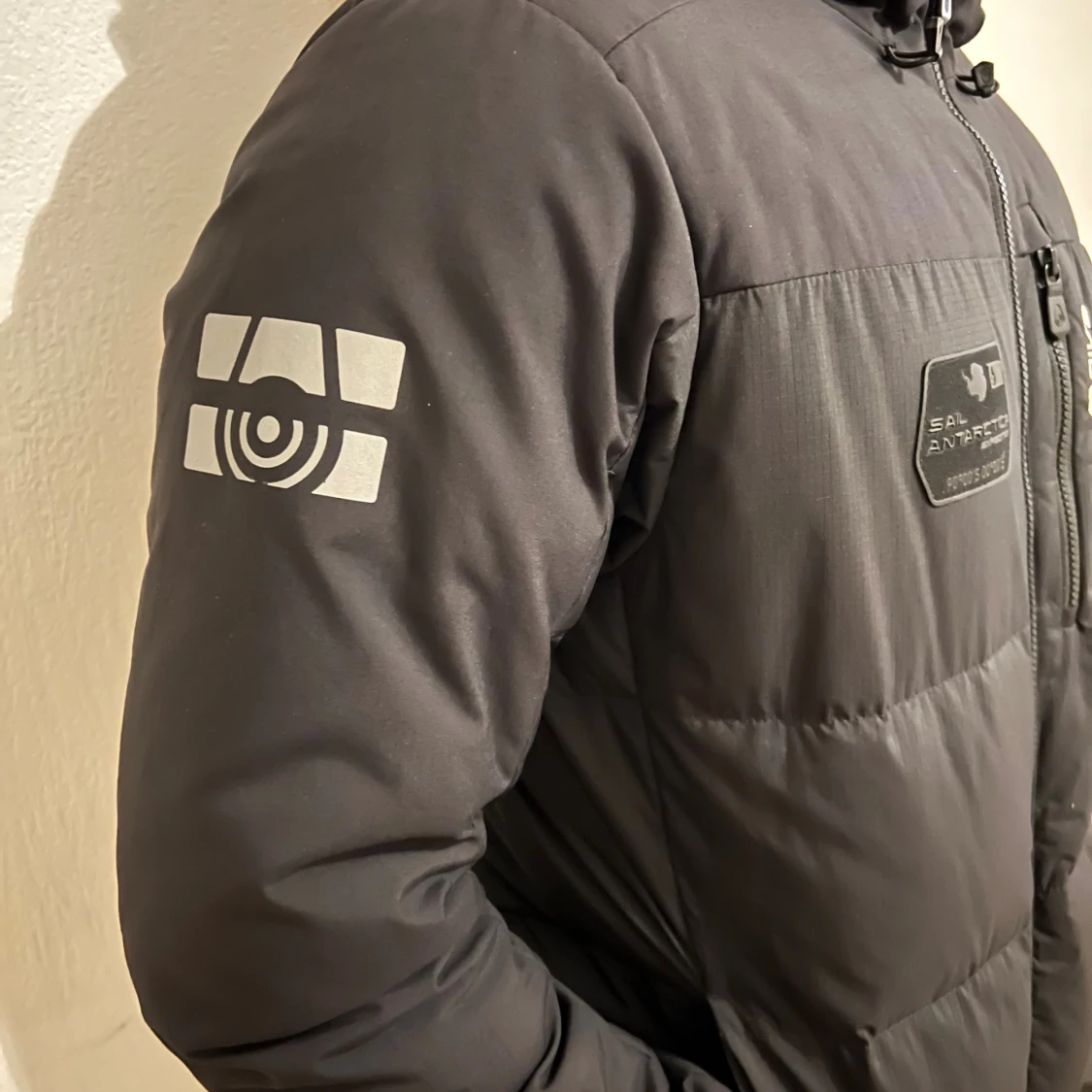 Svart dunjacka från Sail Racing - 4