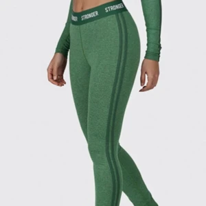 Träningstights Stronger - Gröna träningstights från Stronger. Knappt använda. 