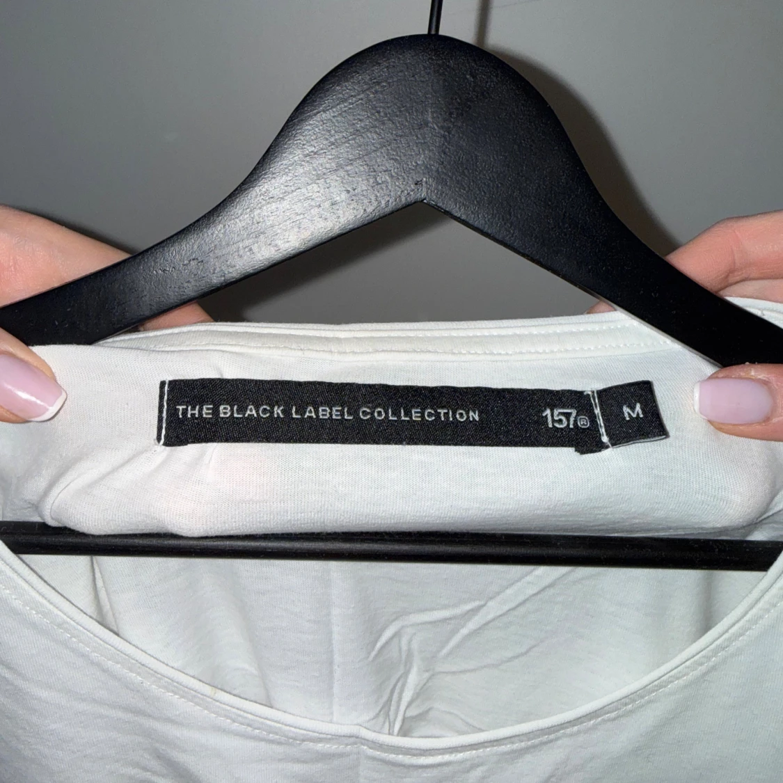 Vit t-shirt från The Black Label Collection - 1