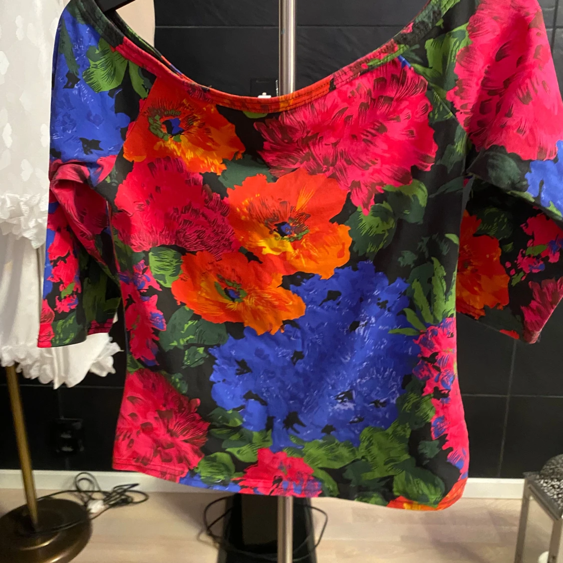 Blommig topp från BikBok - 1