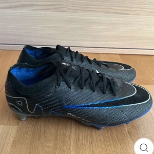 Nike Mercurial Skruvdobb  - Säljer ett par Nike Mercurial fotbollsskor Skruvdobb  priset kan diskuteras vid snabb affär 