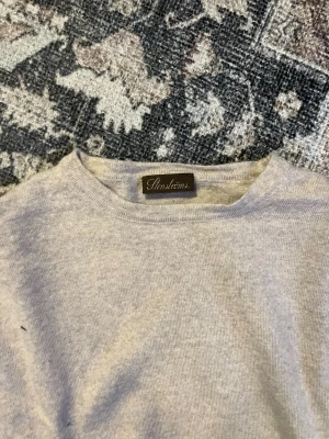 Stenströms tröja - Tröja från stenströms i 100% merinoull. Den är i bra skick men säljer för att jag tvättat den fel och de krympt från L till en tajt S. Väldigt varm och inte sticksig. Hör av dig vid frågor eller funderingar!