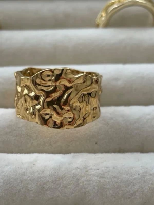 Paket pris ( extra ring på köpet) - Justerbar 