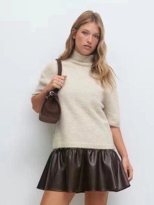 Beige stickad polotröja  - Skit snygg beige stickad tröja som är slutsåld💕använd fåtal gånger 