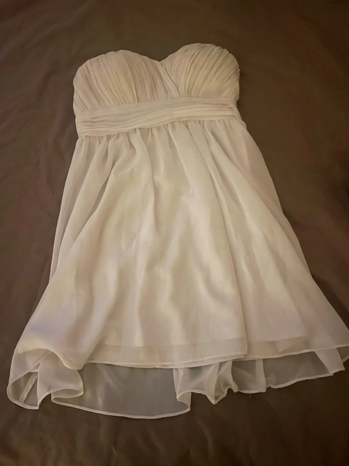 Vit axelbandslös kortklänning Model Behaviour