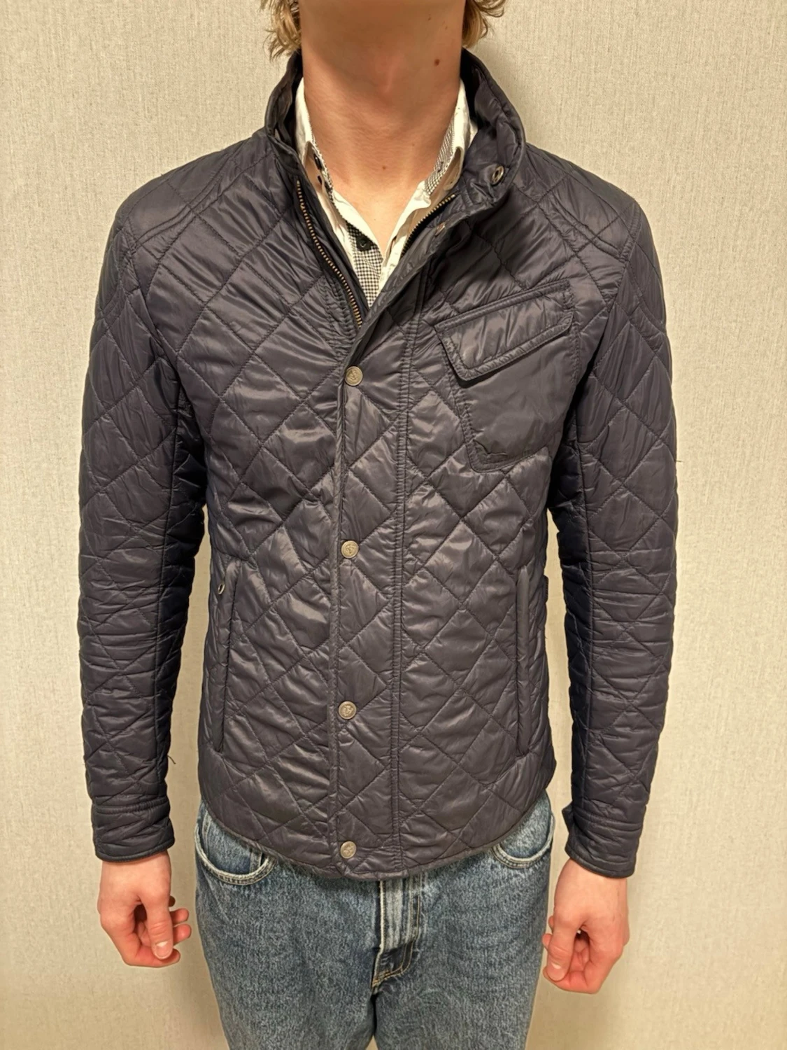 Svart quiltad jacka från Riley - 2
