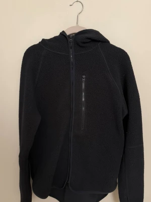 H&M kofta  - Teddy kofta från h&m i S. Vädligt bra skick!