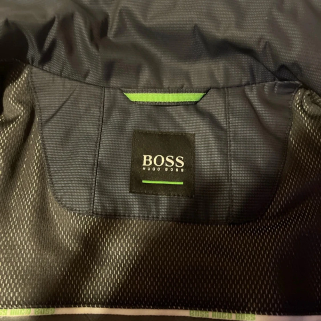 Svart vindjacka från Hugo Boss - 3