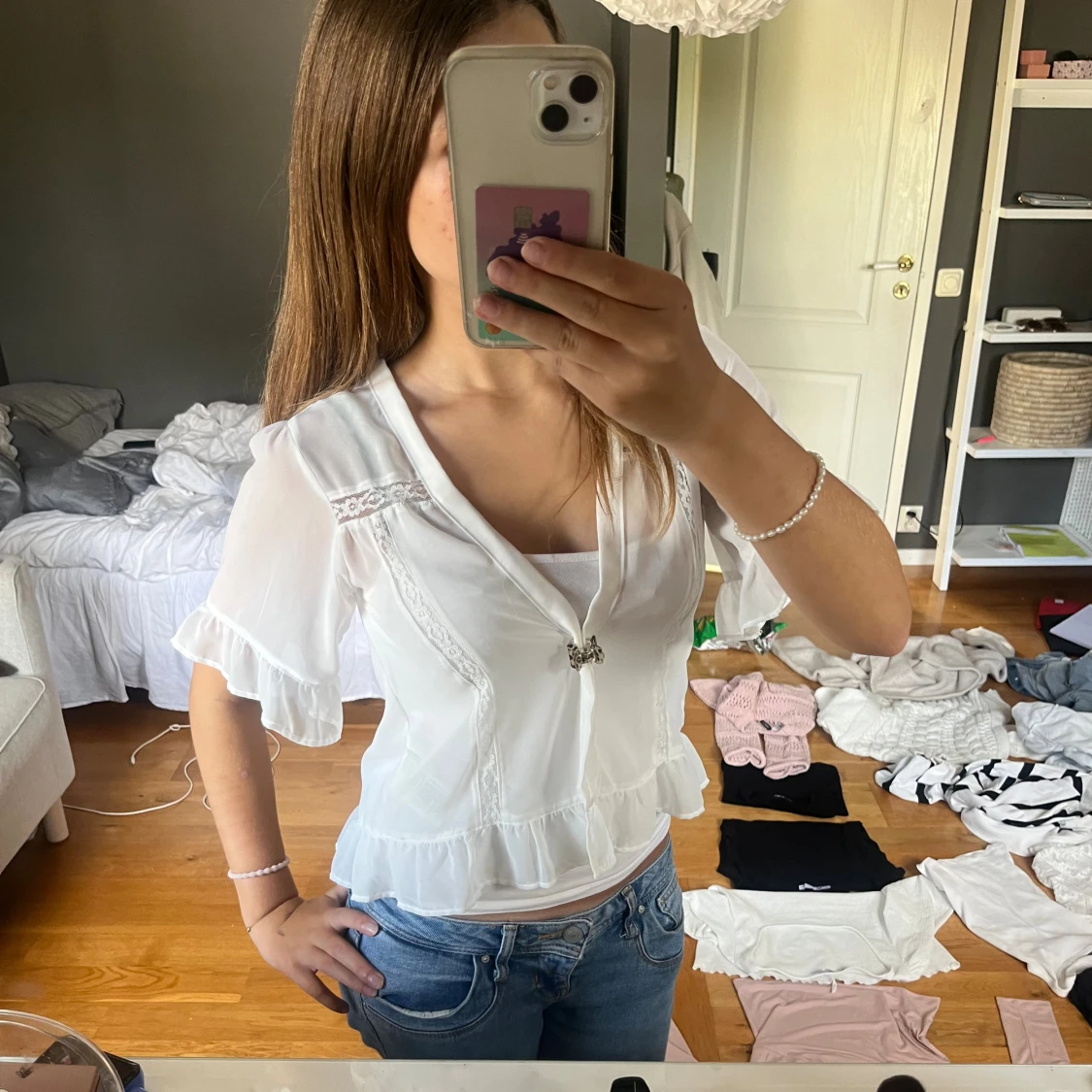 Vit blus med volanger från H&M - 2