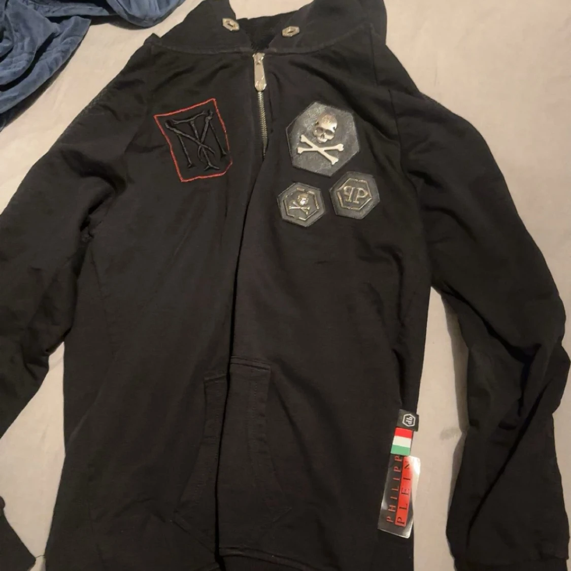 Svart  zip hoodie från Philipp Plein med dödskalle - 1