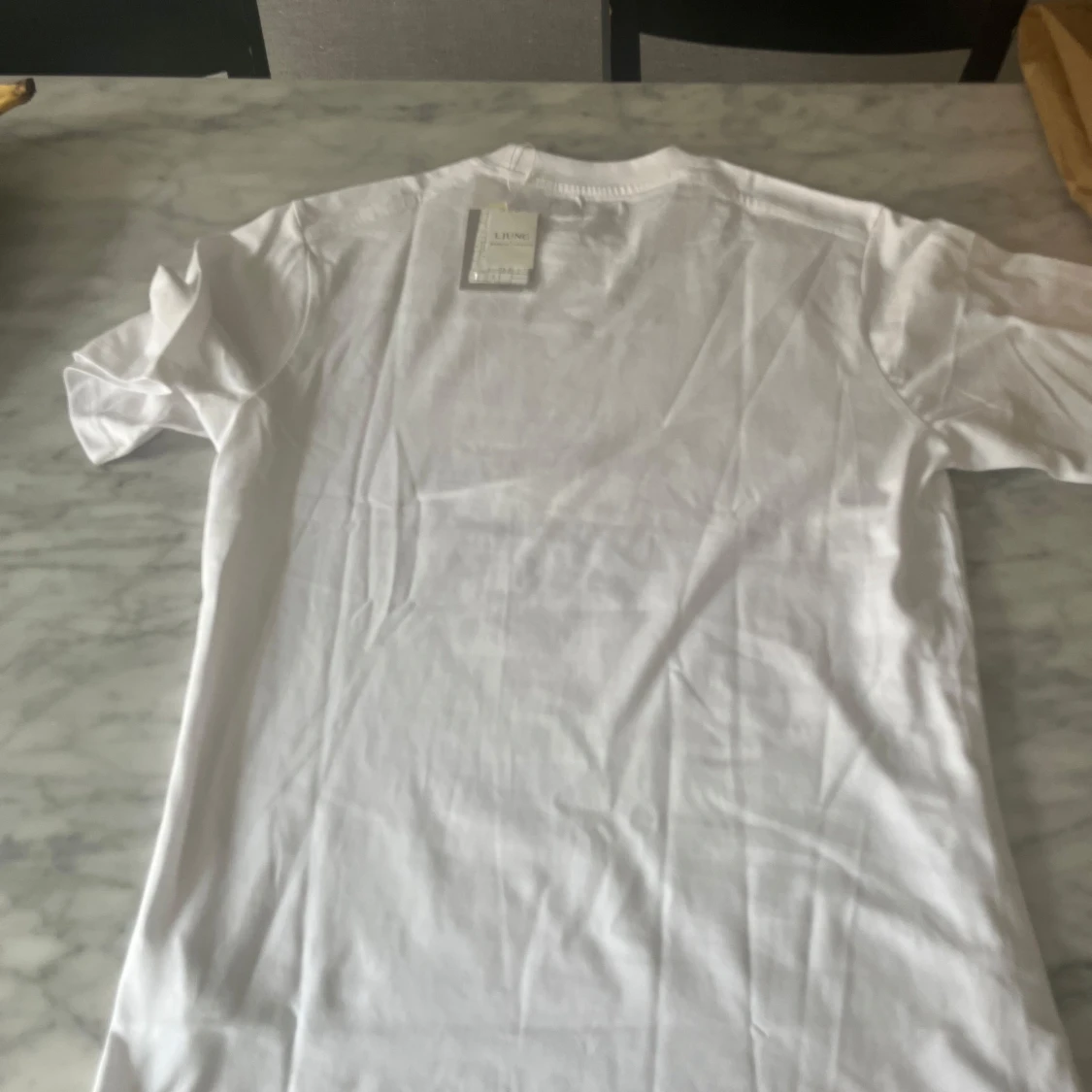 Vit t-shirt från Ljung  - 1