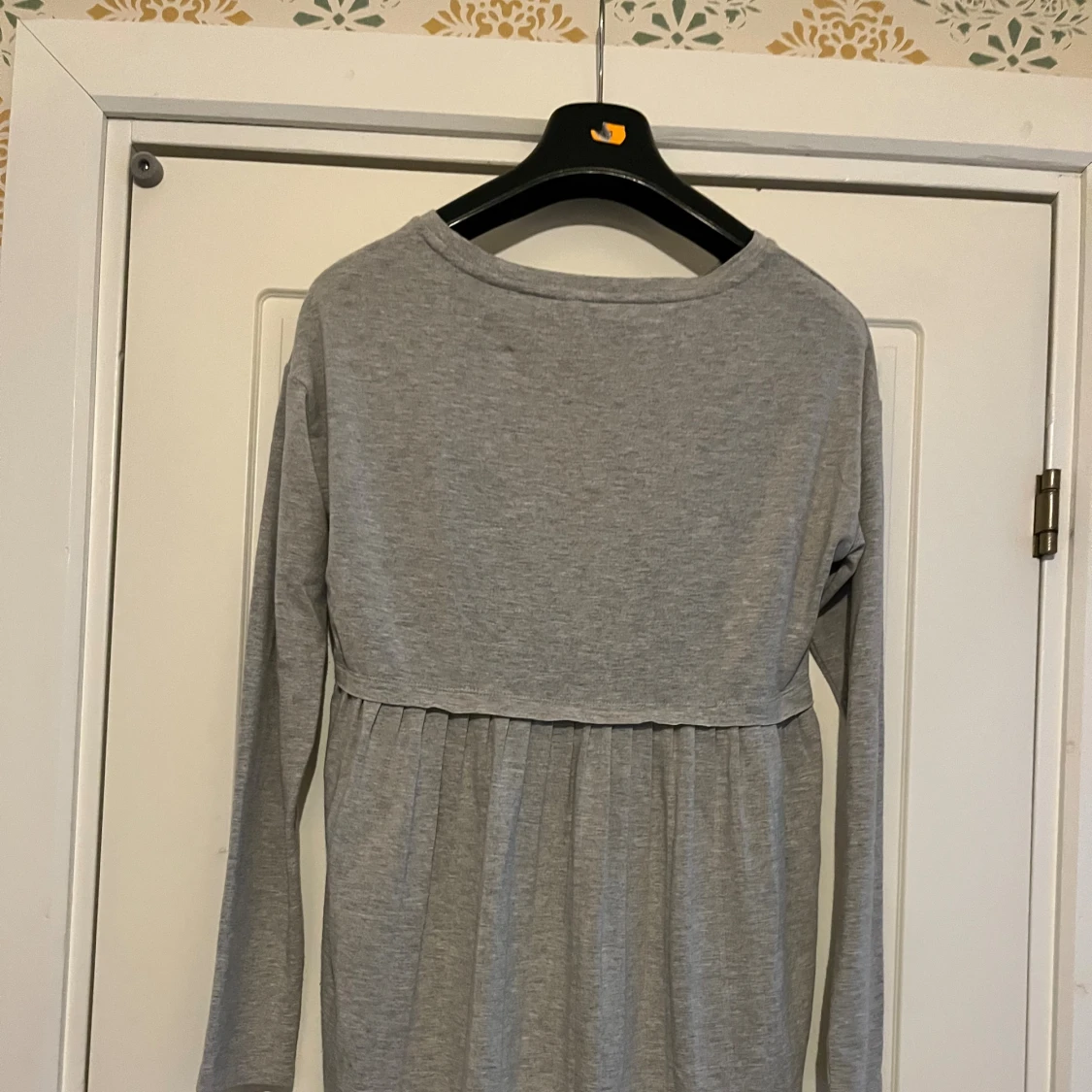 Grå långärmad tröja - 1