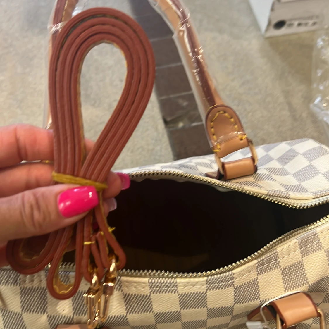 Tre trendiga axelväskor i skinn - 3