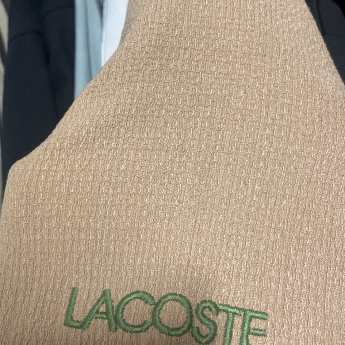 Beige ribbad t-shirt från Lacoste - 3