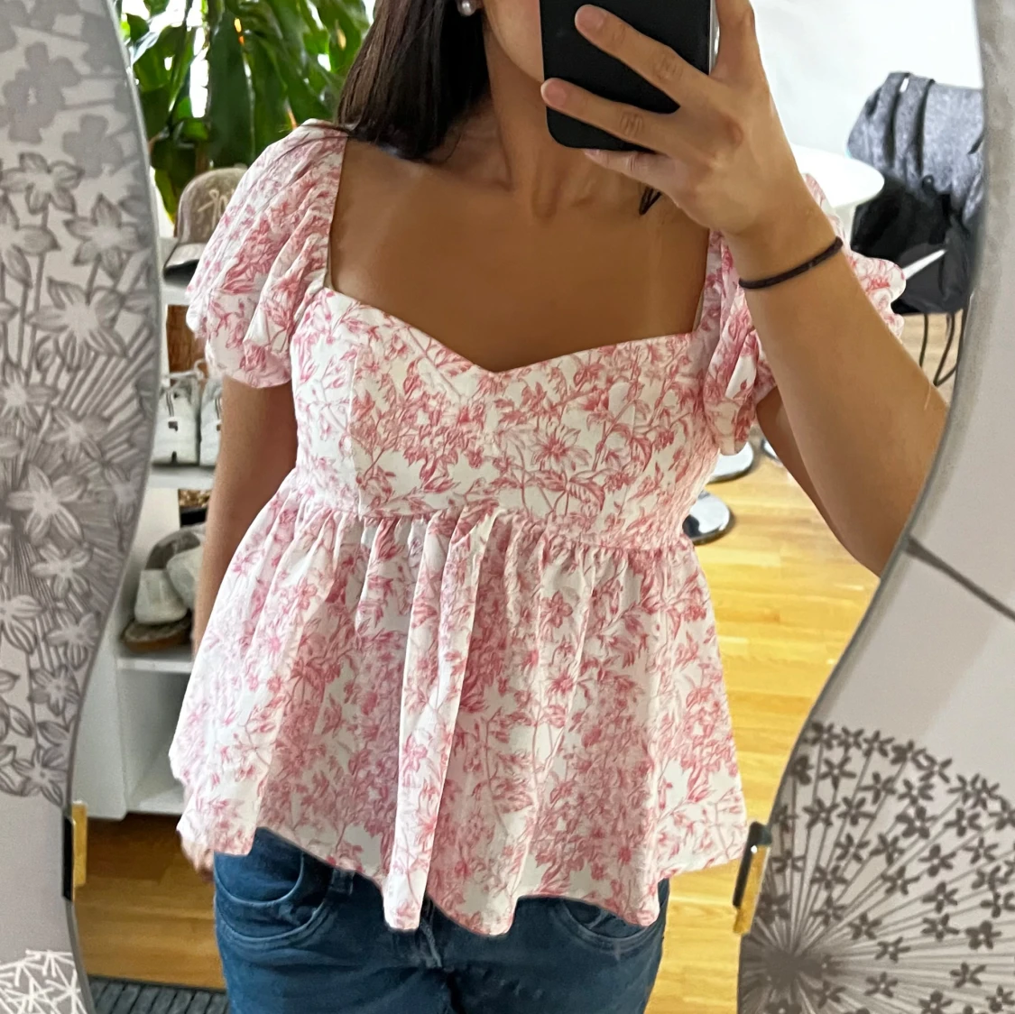 Blommig puffärm blus i rosa och vitt - 3