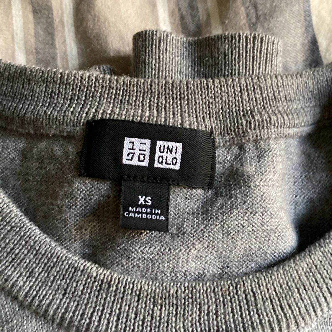 Grå stickad tröja från Uniqlo XS - 1