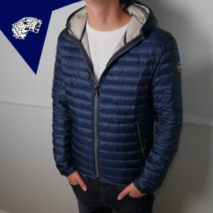 COLMAR JACKA - Fet Colmar jacka med luva | Skick: 9/10 | Strl: 46 (S) | Modellen är 180 cm | Hör av dig om du undrar någonting!