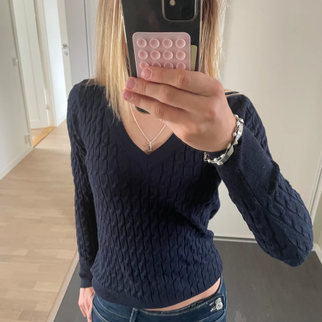 Mörkblå stickad v-ringad tröja Zara