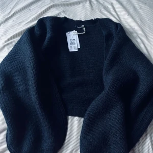 stickad bolero - Gina Tricot 🤍helt nytt 💙S