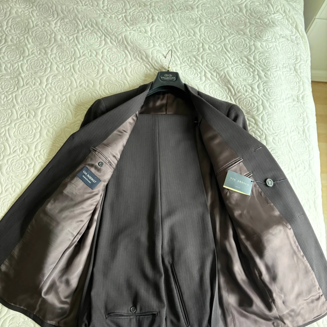 Brunrandig kostym – Via Ardigò, Made in Italy (stl 52) - 1