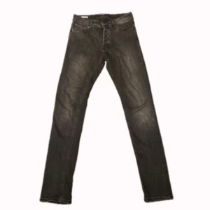 Jack&jones jeans - Slim fitt Jack n Jones jeans, jätte bra skick och knappst använda, hör av dig vid funderingar! Pris kan alltid diskuteras 