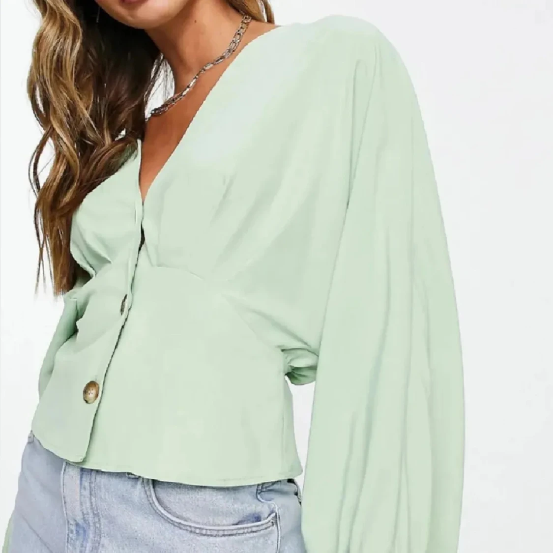 Ljusgrön blus med v-ringning från ASOS - 3