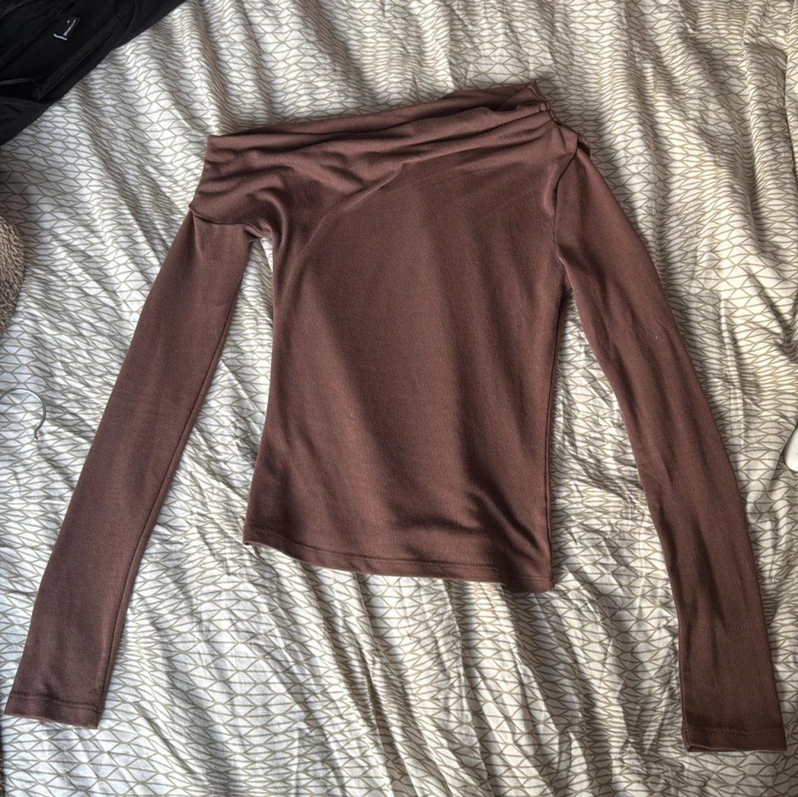 Brun offshoulder topp från Nelly - 2