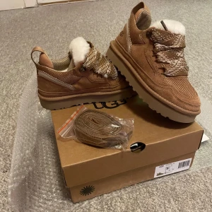 UGG Lowmel Sneaker - UGG Lowmel Sneaker i färgen Chestnut. Helt splitternya ur lådan. Råka beställa fel storlek.