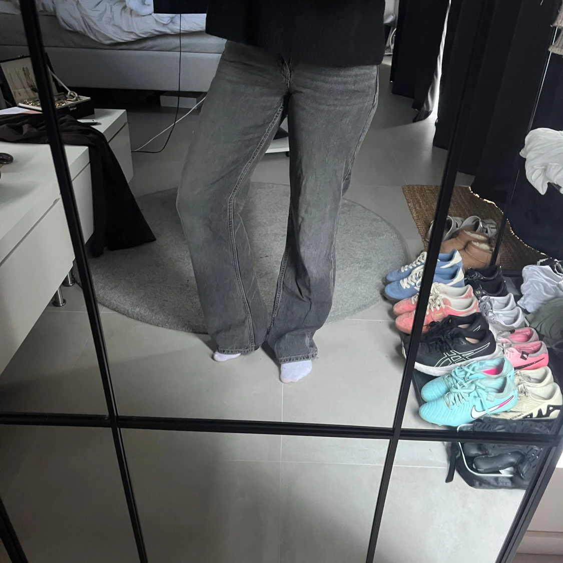 Grå bootcut/vida jeans