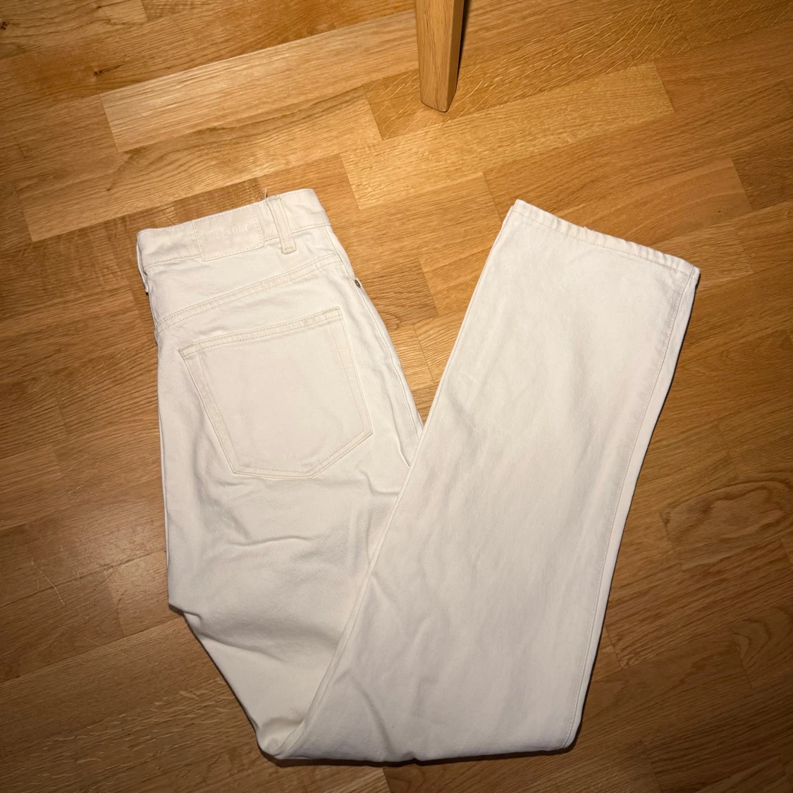 Vita raka jeans från weekday
