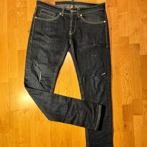 Dondup jeans - Riktigt feta jeans från dondup i skön färg🤩. Passformen är slim fit. Hör av dig om du har några frågor!