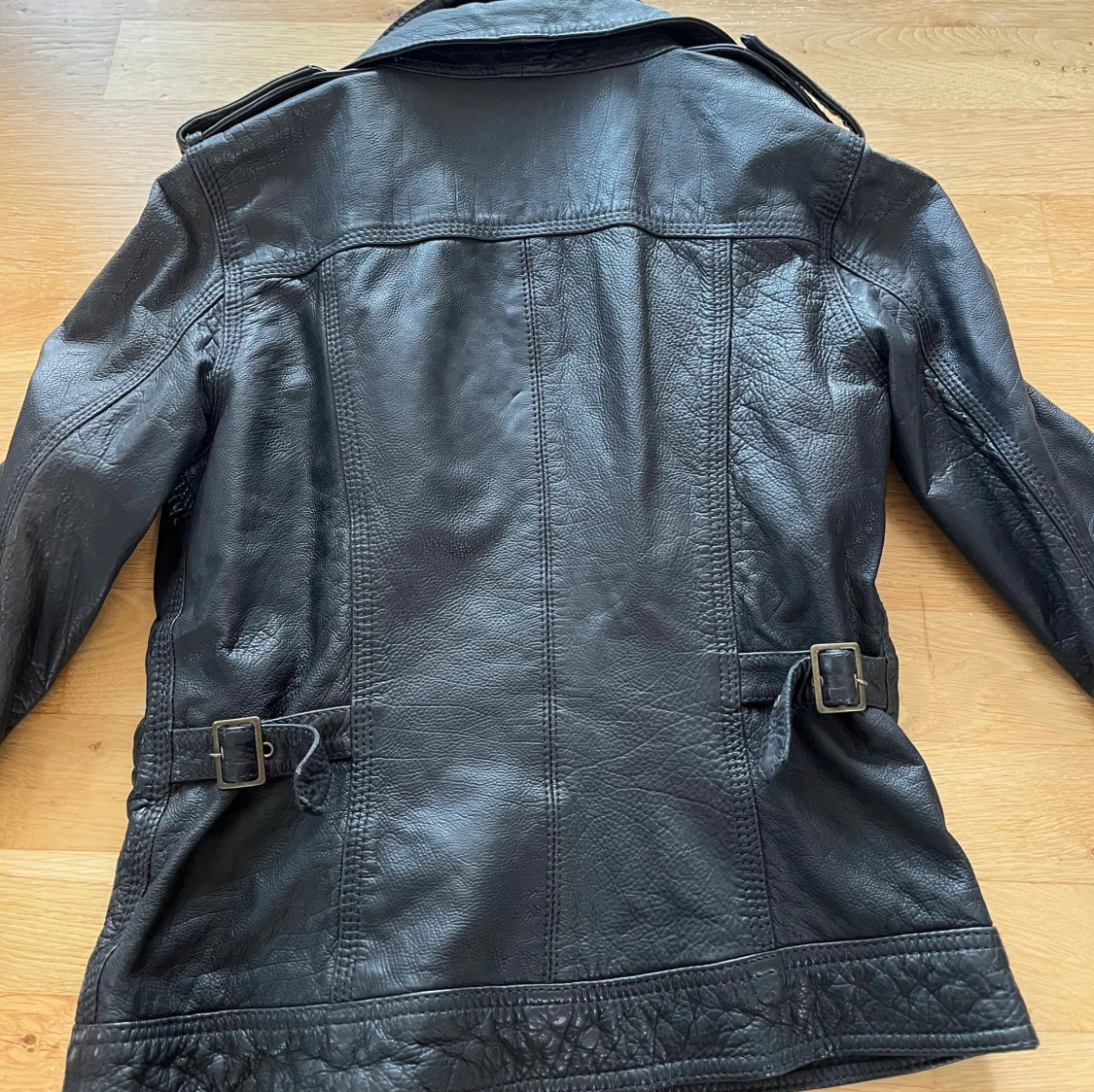 Svart skinnjacka från Superdry - 4